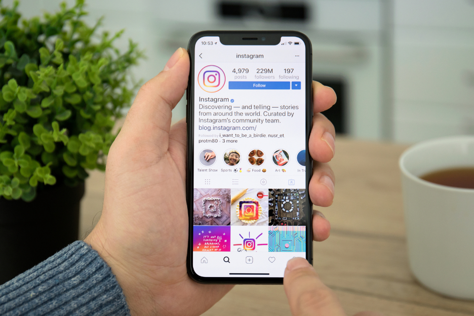 Qual o melhor celular para trabalhar com Instagram?